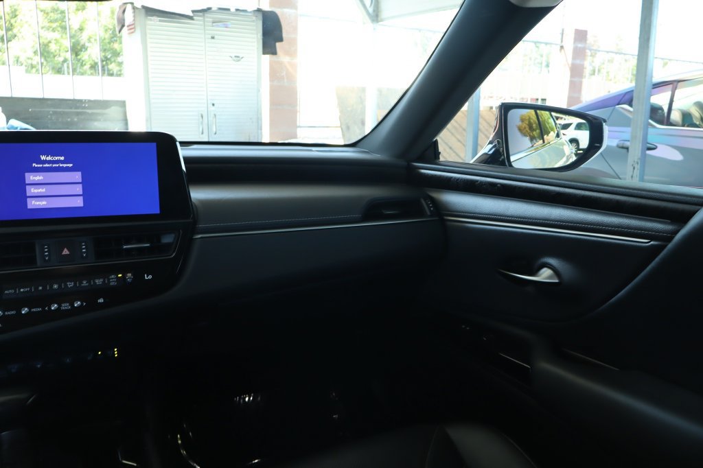 Used 2023 Lexus ES 300h w/ Accessory Package (Z1) FWD image 30