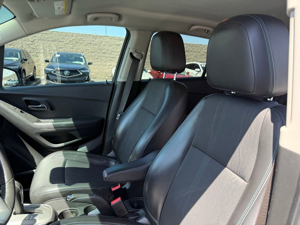 Used 2016 Chevrolet Trax LT w/ LT Convenience Package FWD image 13