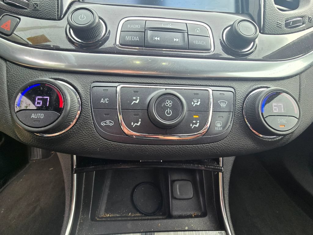 Used 2018 Chevrolet Impala LT FWD image 32