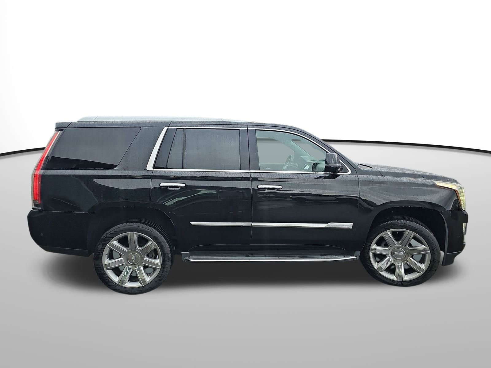 Used 2018 Cadillac Escalade Luxury image 7