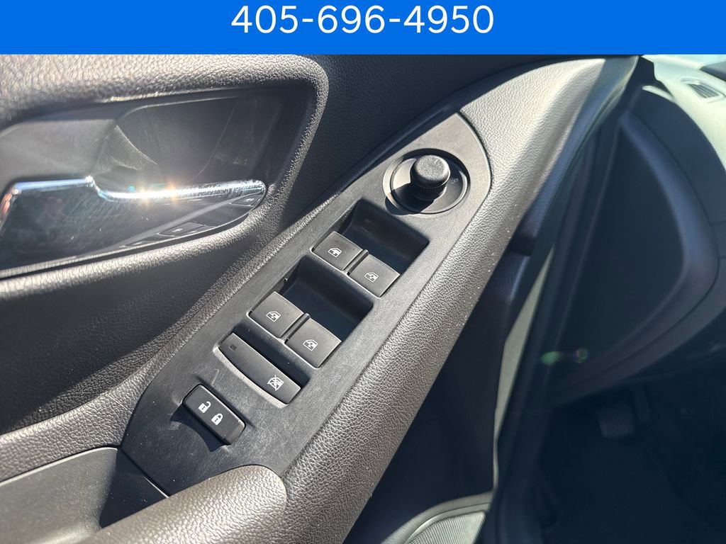 Used 2020 Chevrolet Trax LT w/ LT Convenience Package FWD image 14