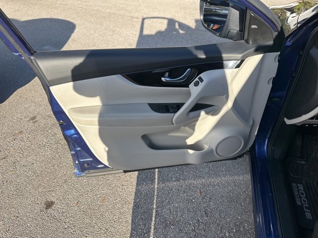 Used 2020 Nissan Rogue Sport SV image 13