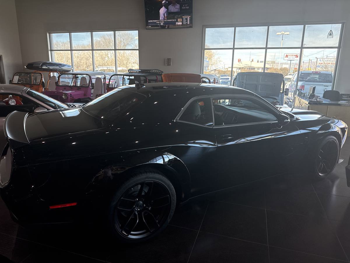 Used 2023 Dodge Challenger SRT Hellcat image 4