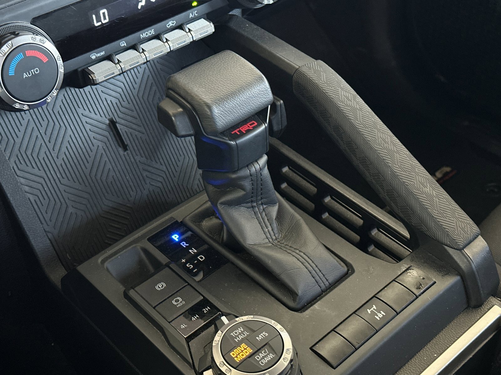 Used 2025 Toyota Tacoma TRD Off-Road image 18