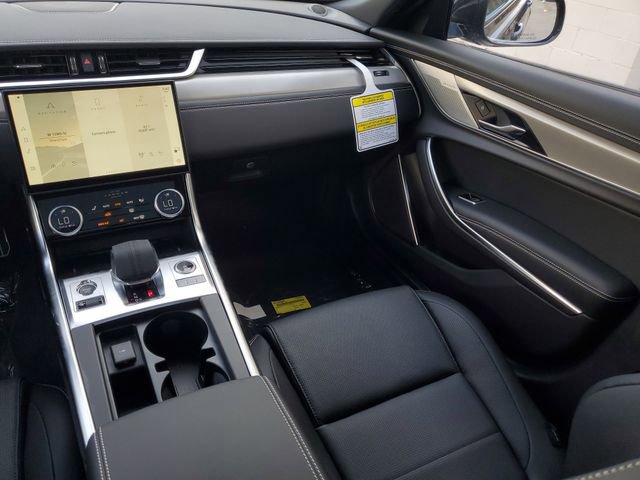 New 2024 Jaguar XF R-Dynamic SE image 17