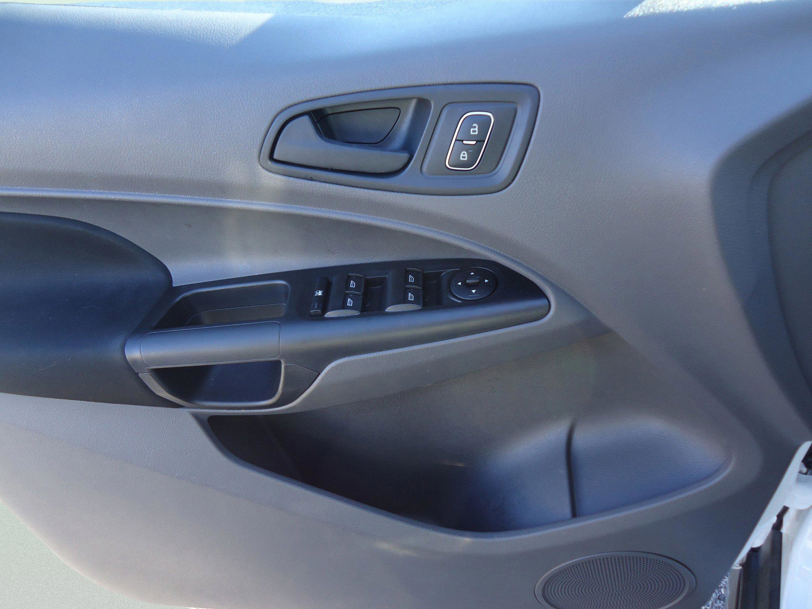 Used 2022 Ford Transit Connect XL image 17