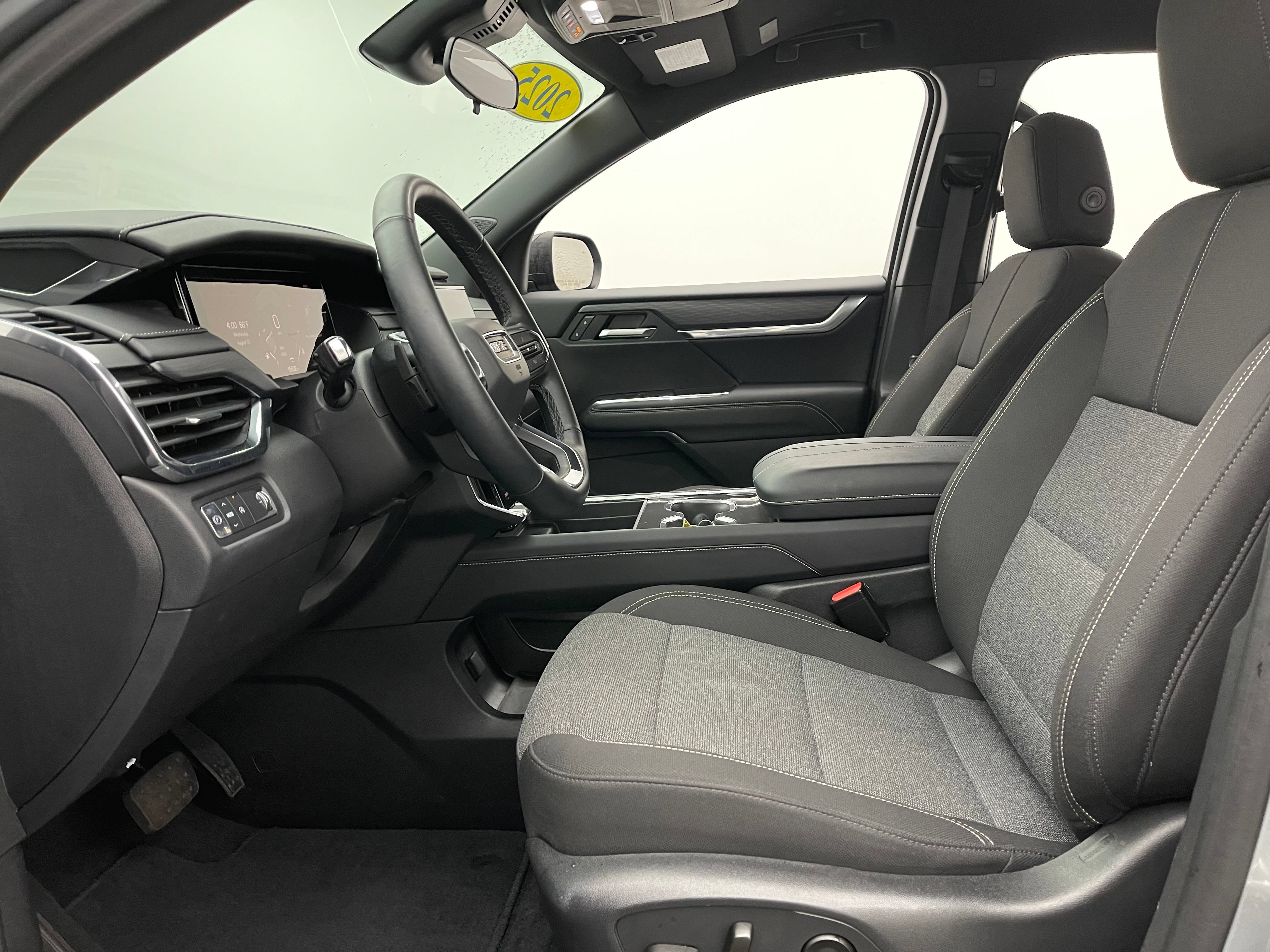 Used 2025 GMC Acadia Elevation FWD image 17