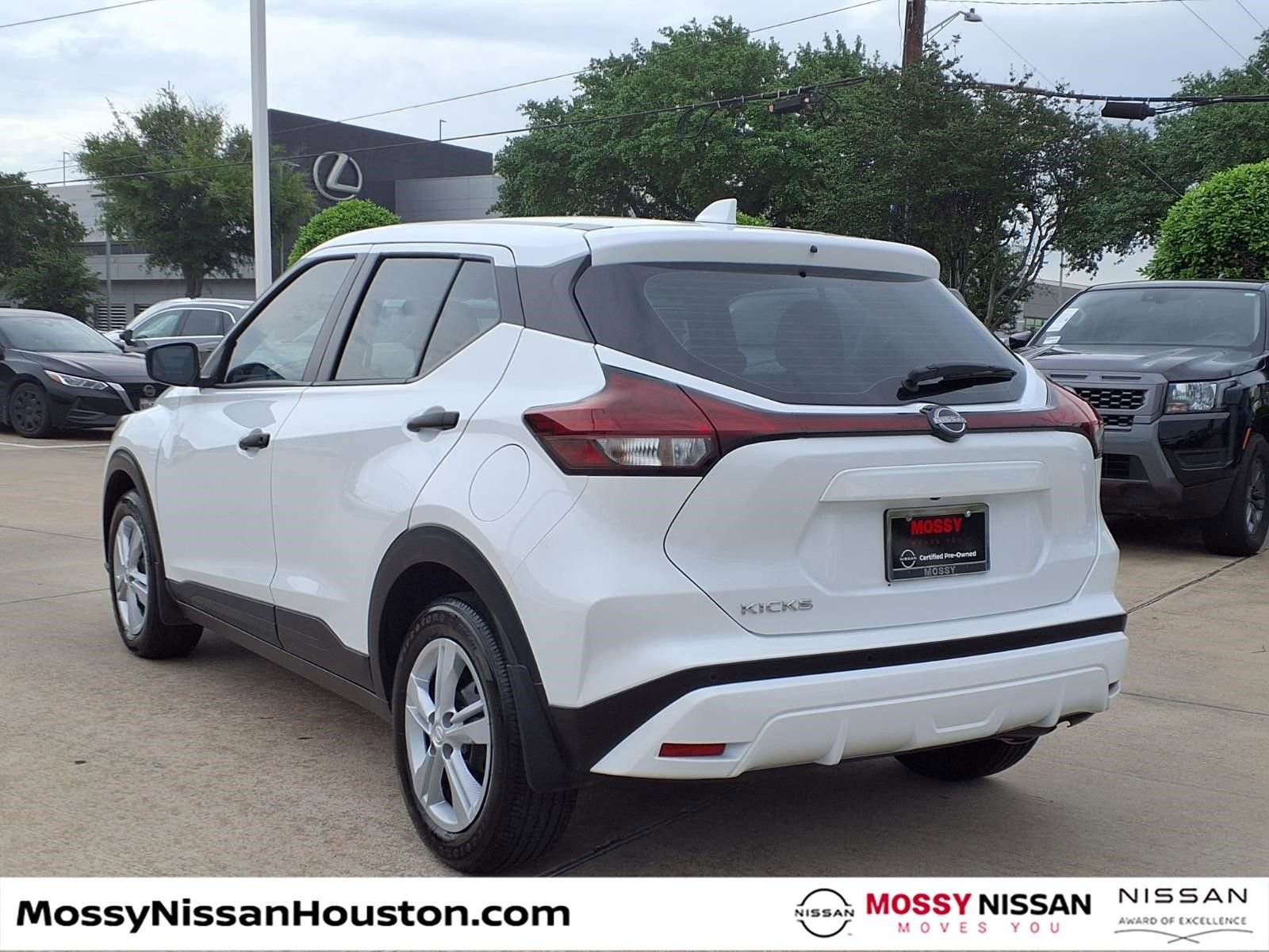 Used 2024 Nissan Kicks S image 2