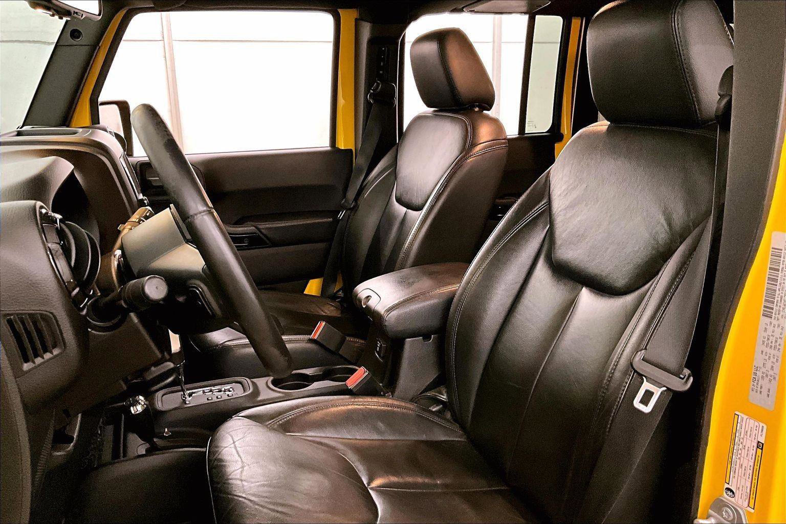 Used 2015 Jeep Wrangler Unlimited Sahara image 24