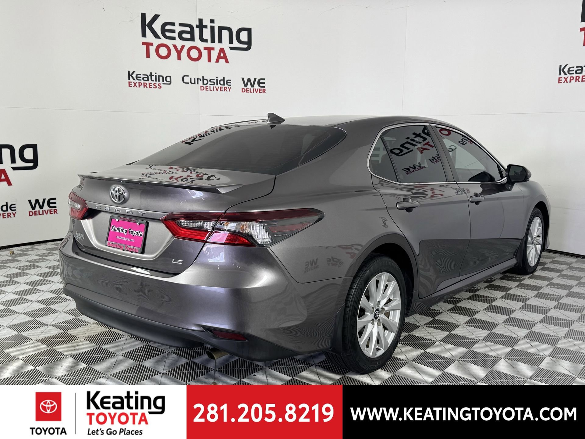 Used 2022 Toyota Camry LE image 5