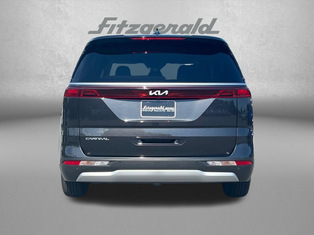 Used 2024 Kia Carnival LX FWD image 7
