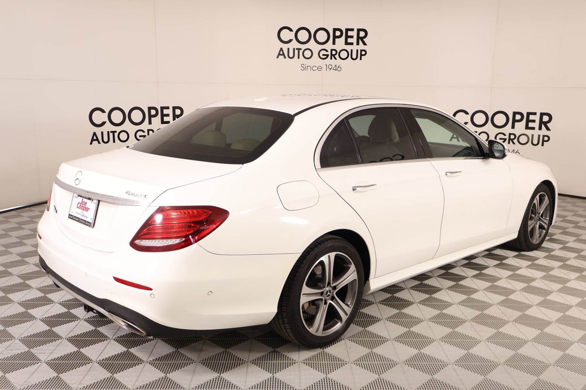 Used 2017 Mercedes-Benz E 300 4MATIC image 21