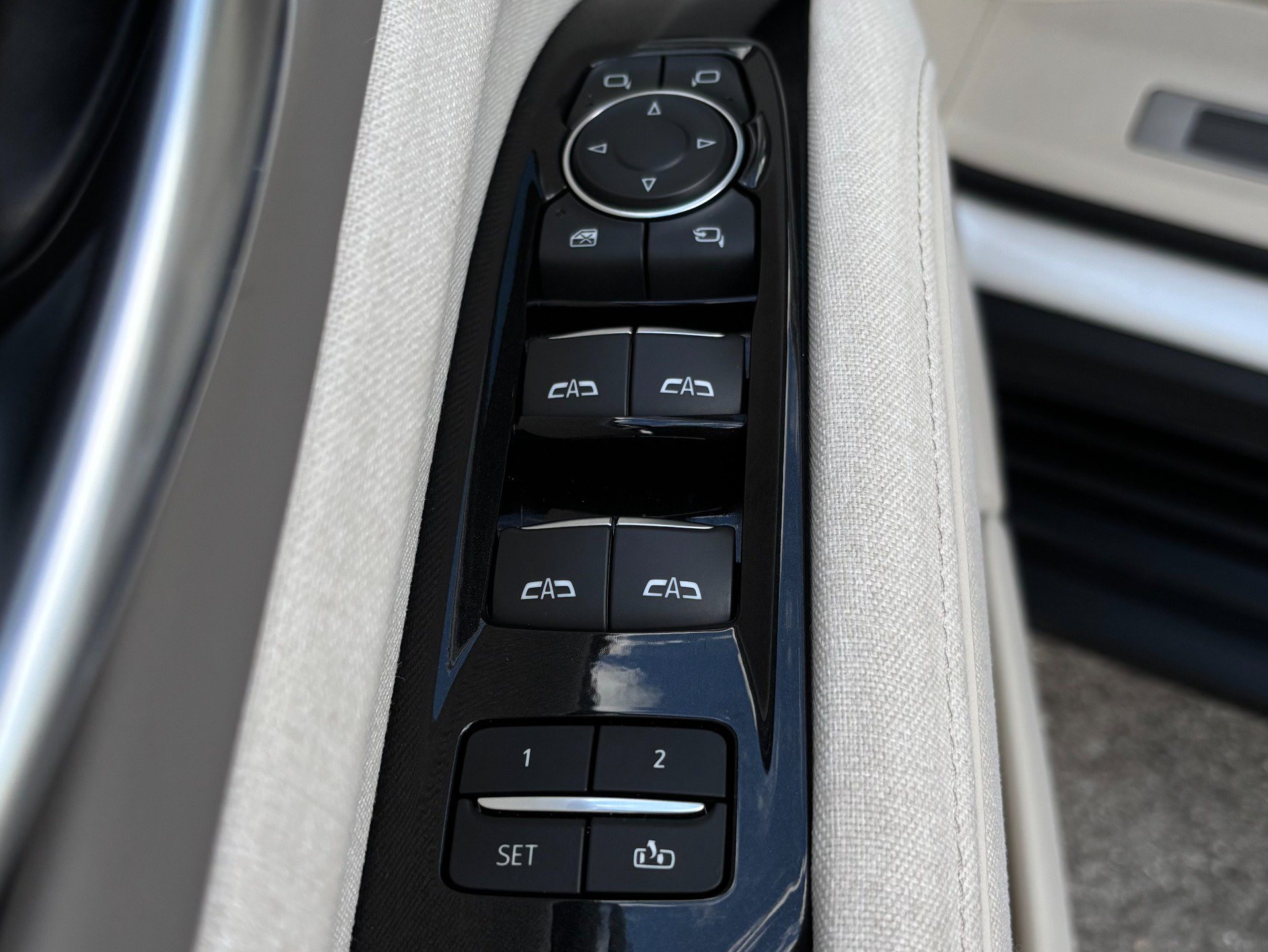Used 2024 Cadillac Escalade Premium Luxury Platinum w/ LPO, Floor Liner Package AWD/4WD image 54