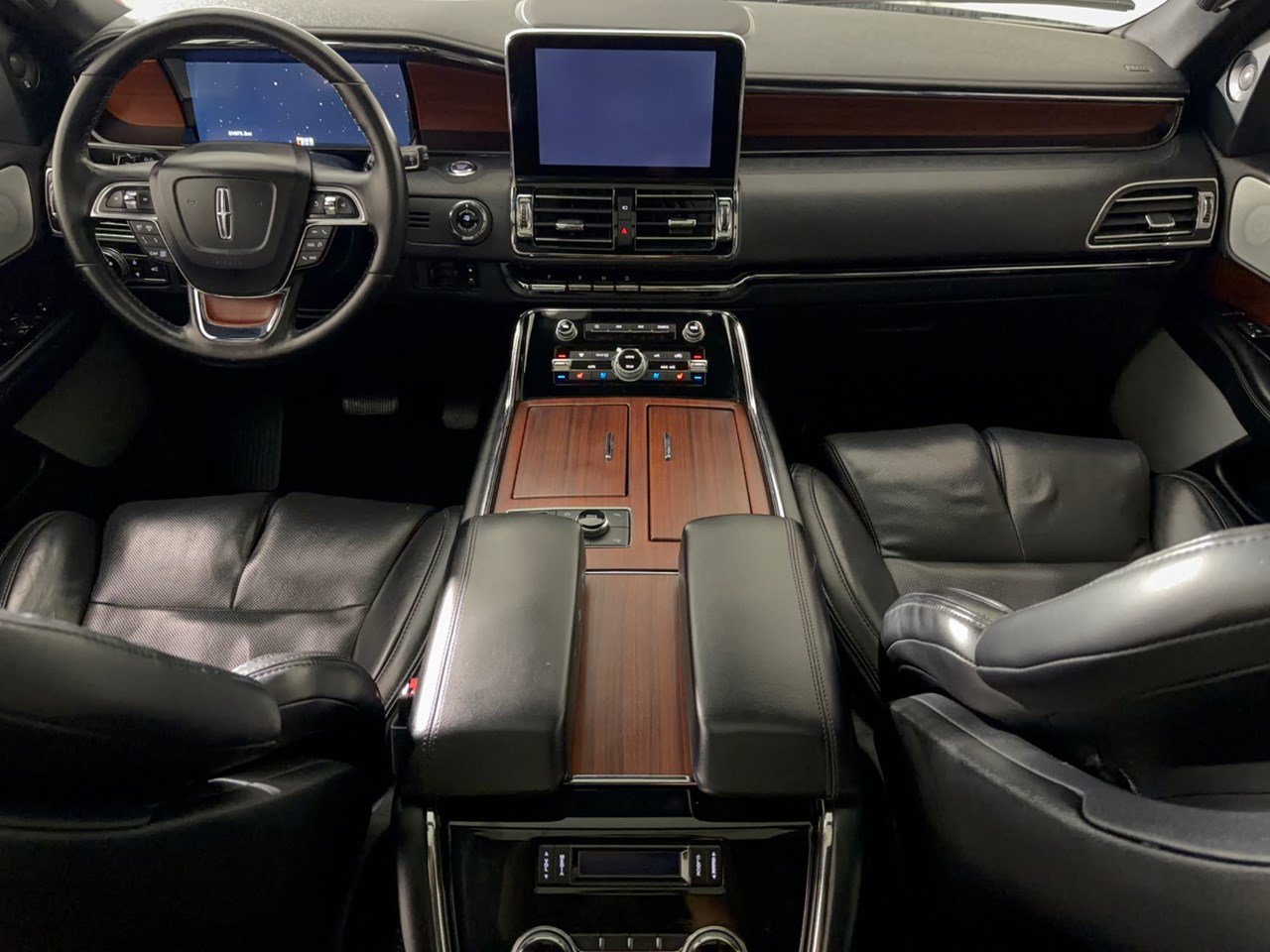 Used 2021 Lincoln Navigator L Reserve w/ Luxury Package AWD/4WD image 17