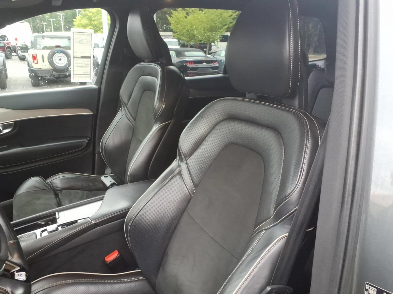 Used 2017 Volvo XC90 T6 R-Design w/ Vision Package AWD/4WD image 16