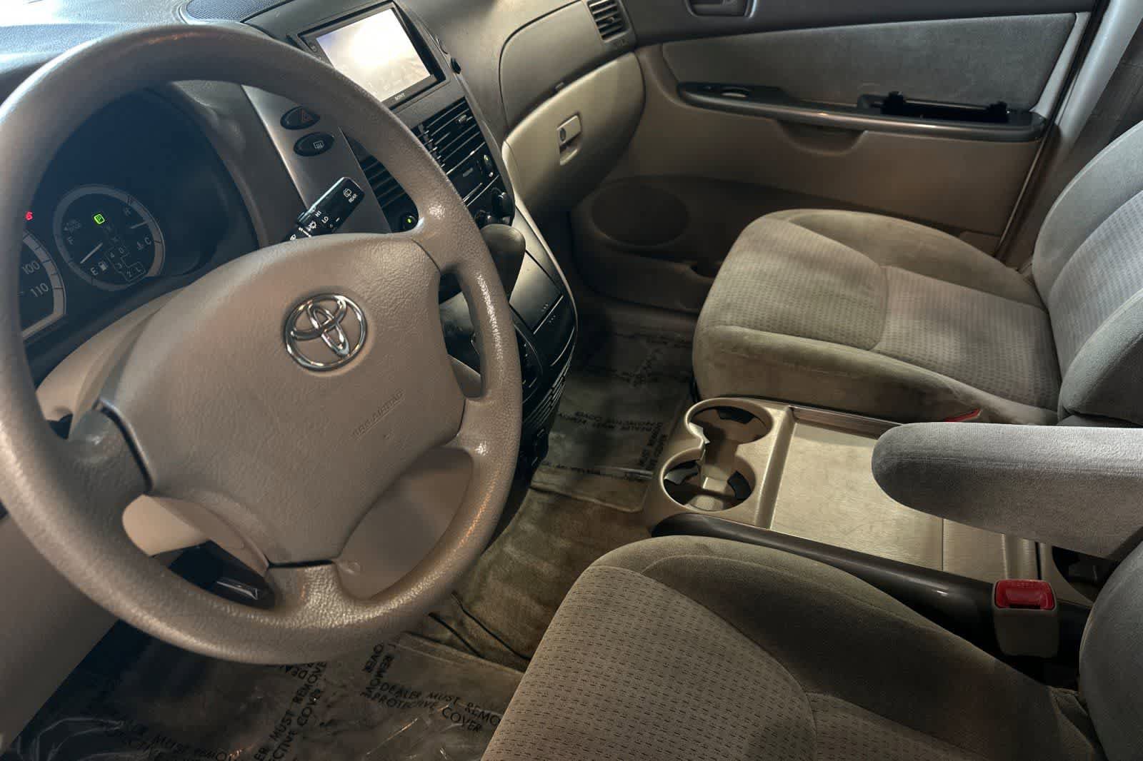 Used 2008 Toyota Sienna CE FWD image 12