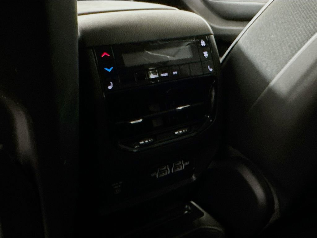 Used 2023 Jeep Grand Cherokee L Limited image 34