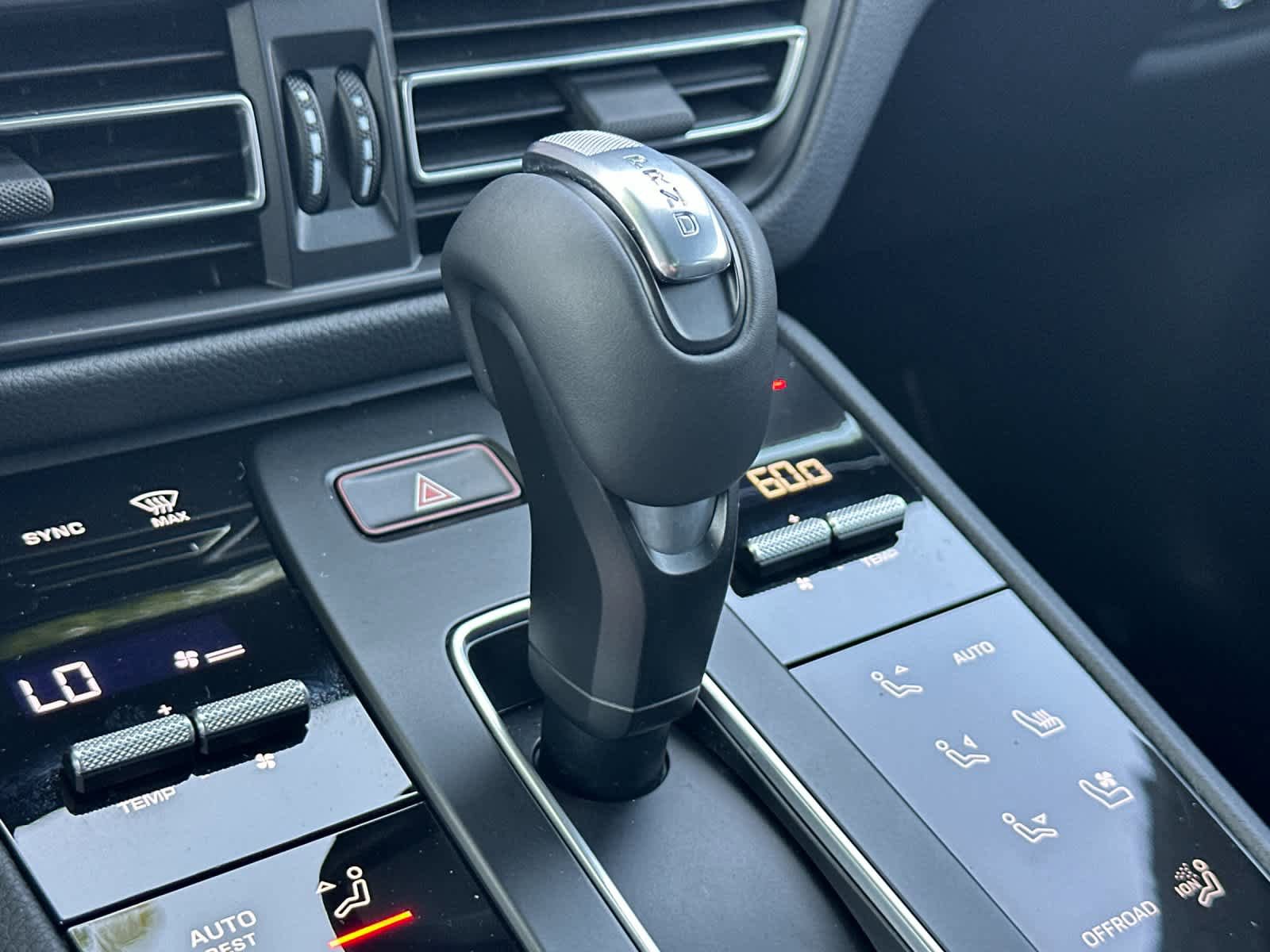 Certified 2026 Porsche Macan AWD/4WD image 25