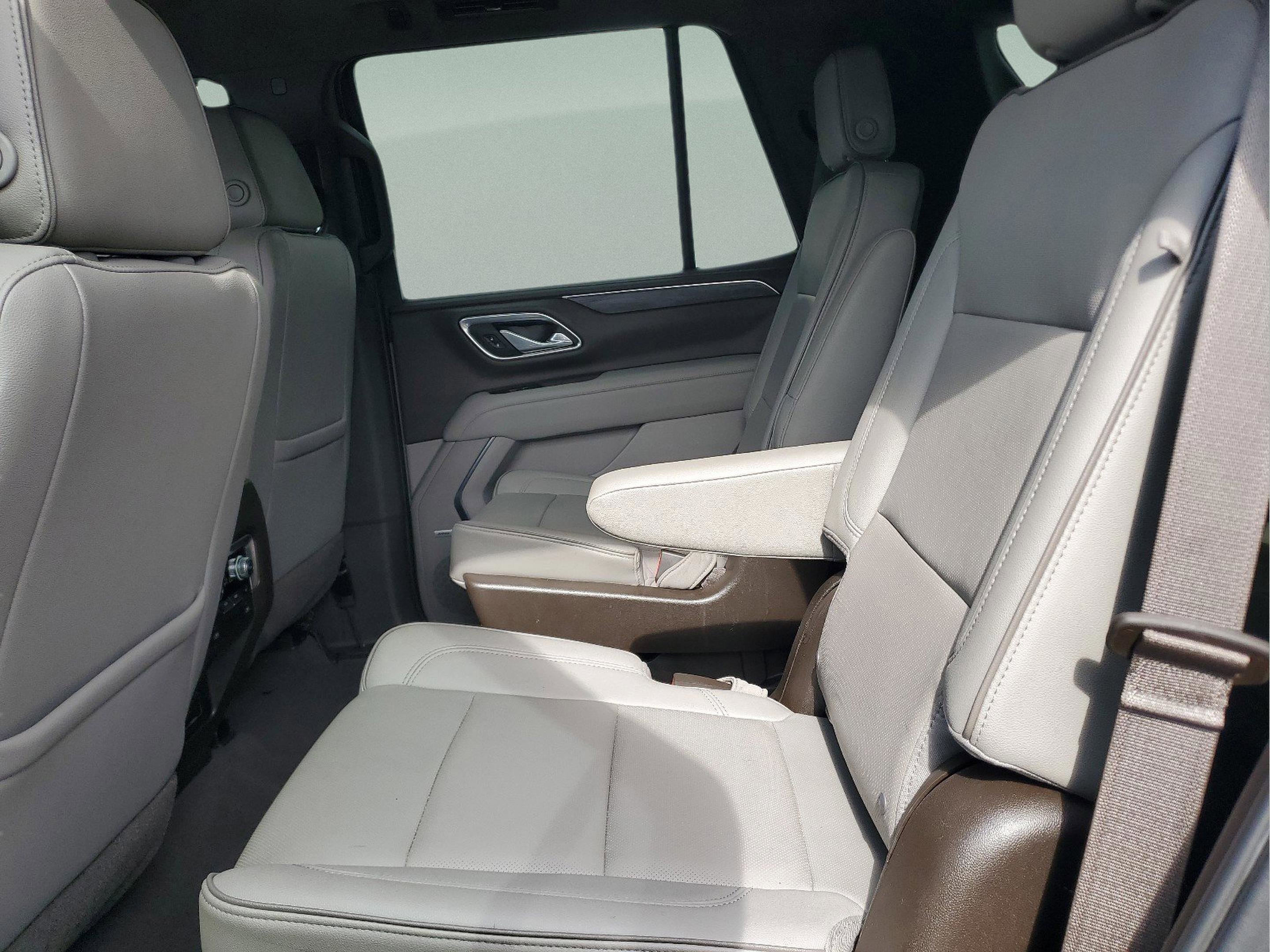 Used 2021 GMC Yukon SLT w/ SLT Premium Package image 11