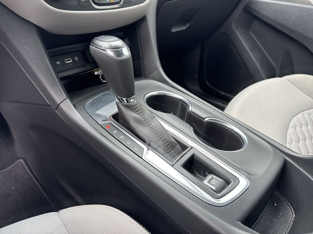 Used 2021 Chevrolet Equinox LS image 12