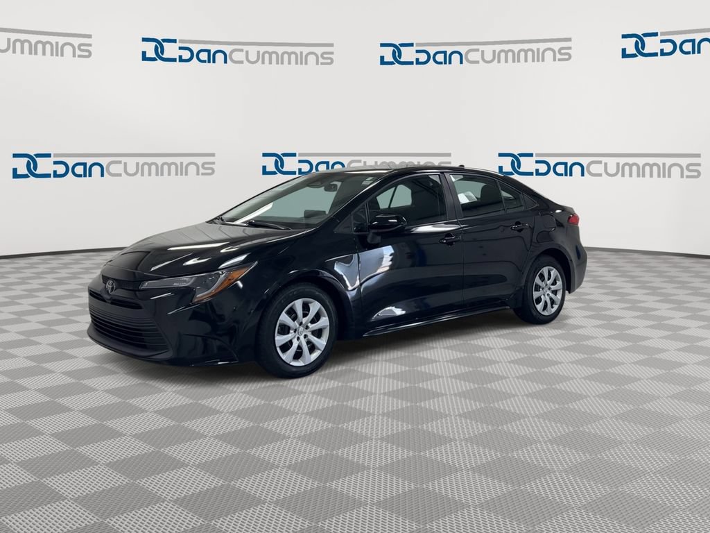 Used 2024 Toyota Corolla LE FWD image 4