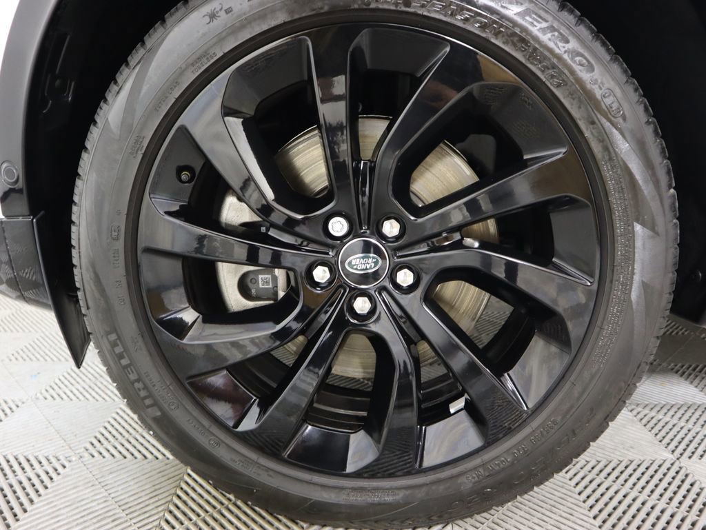 Used 2024 Land Rover Discovery Sport Dynamic SE image 33