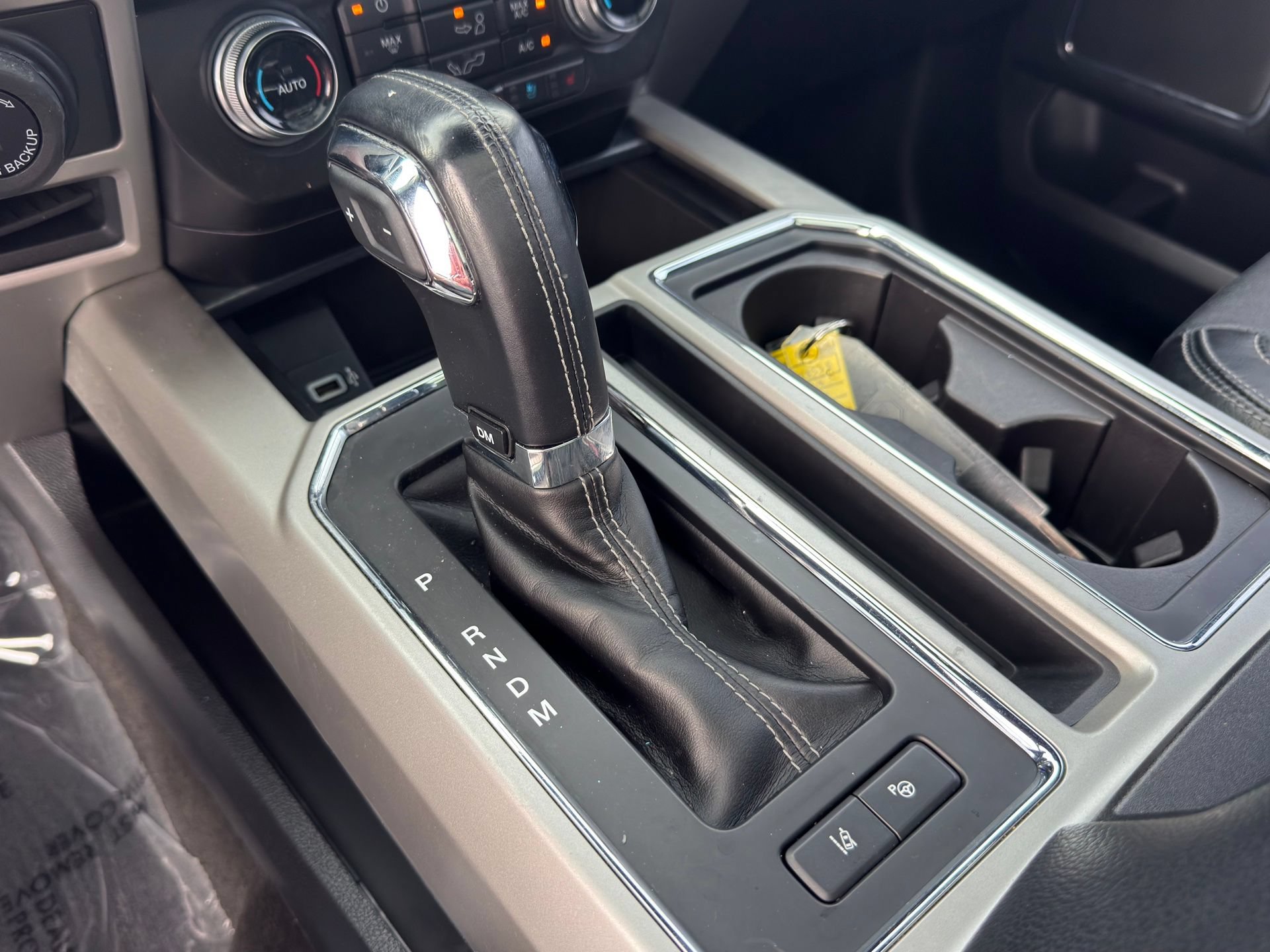 Used 2018 Ford F150 Lariat w/ Equipment Group 502A Luxury AWD/4WD image 13
