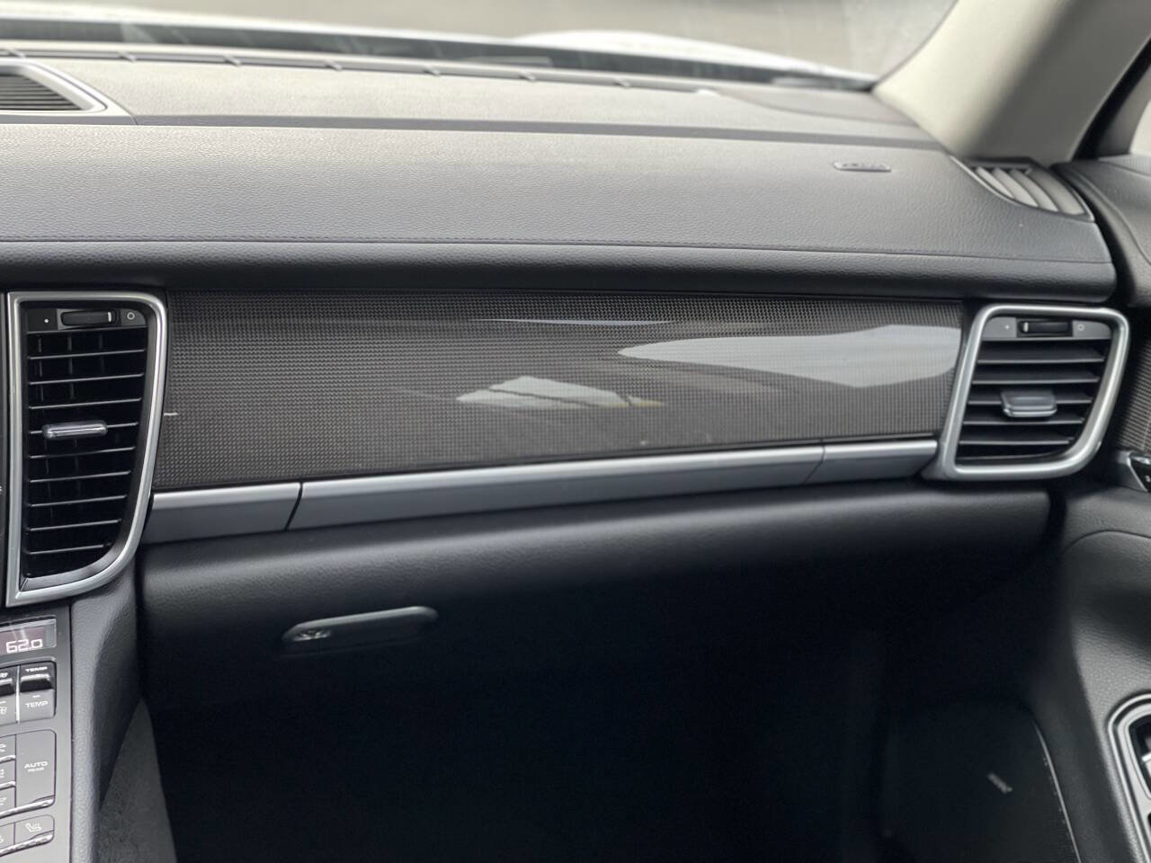 Used 2016 Porsche Panamera 4 Edition image 29