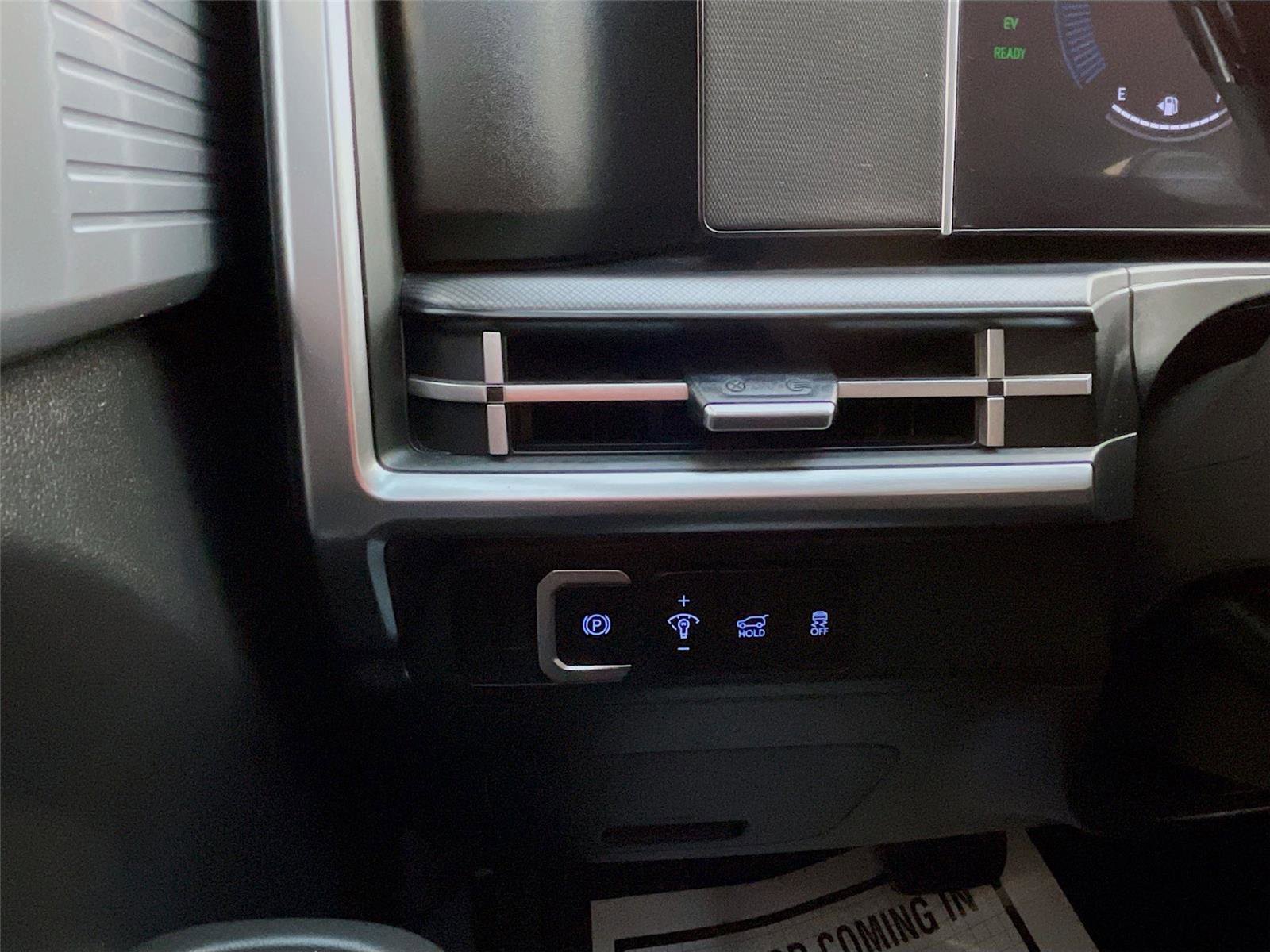 Certified 2025 Hyundai Santa Fe SEL image 25