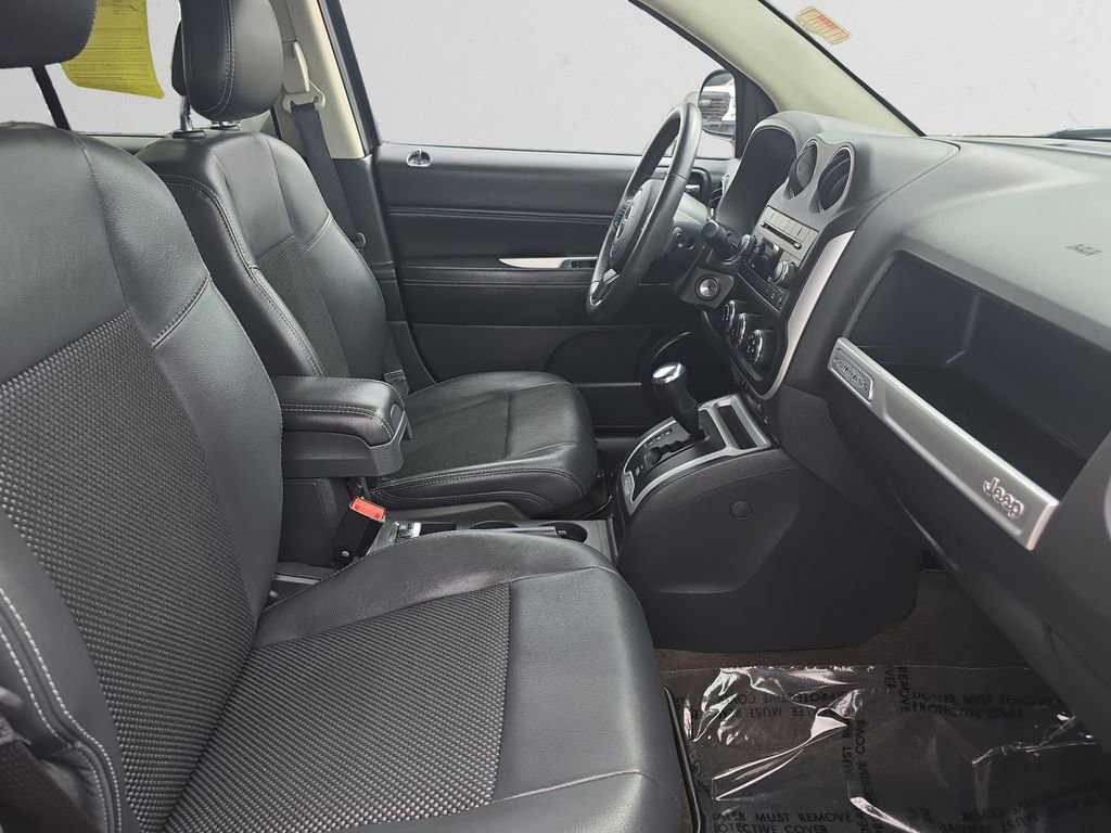 Used 2014 Jeep Compass Latitude image 16