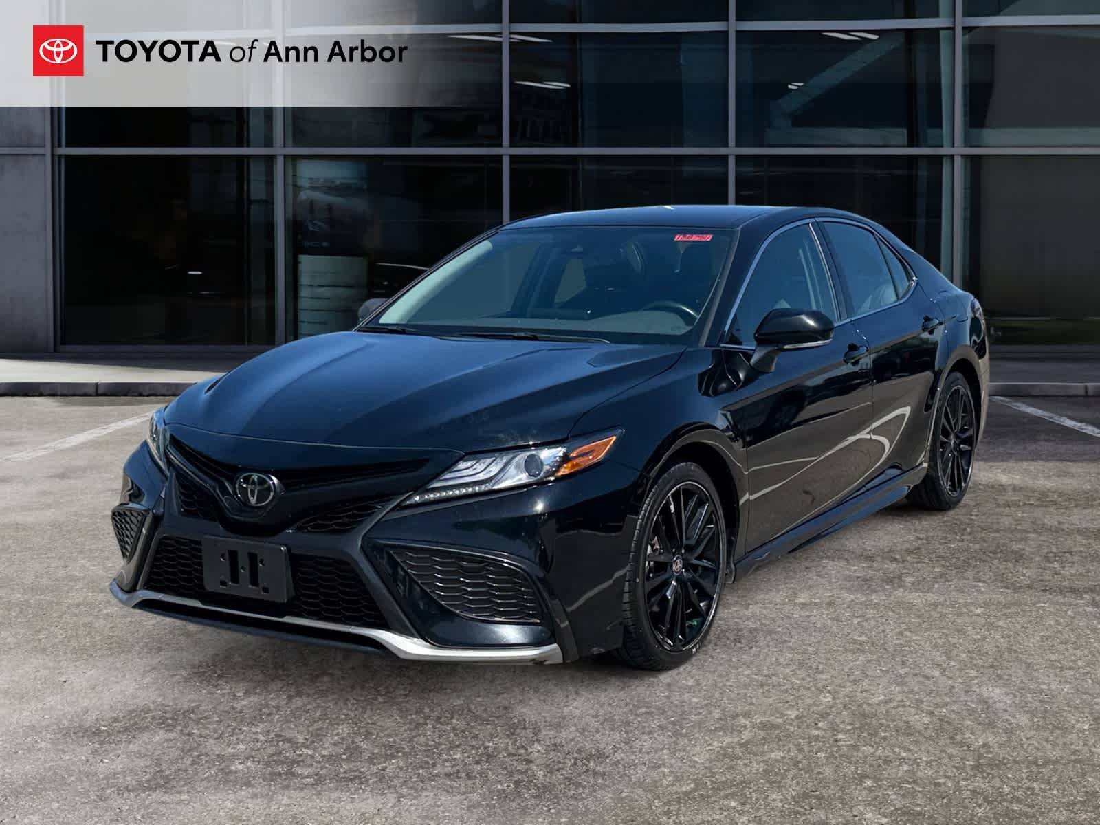 Used 2024 Toyota Camry XSE FWD image 8