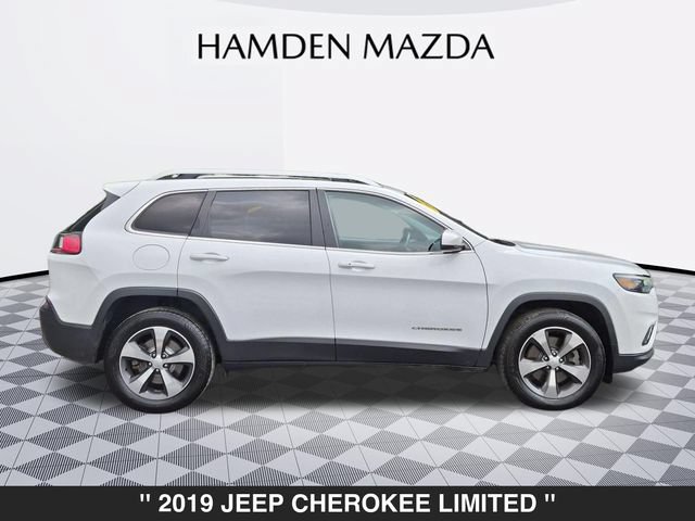 Used 2019 Jeep Cherokee Limited AWD/4WD image 2