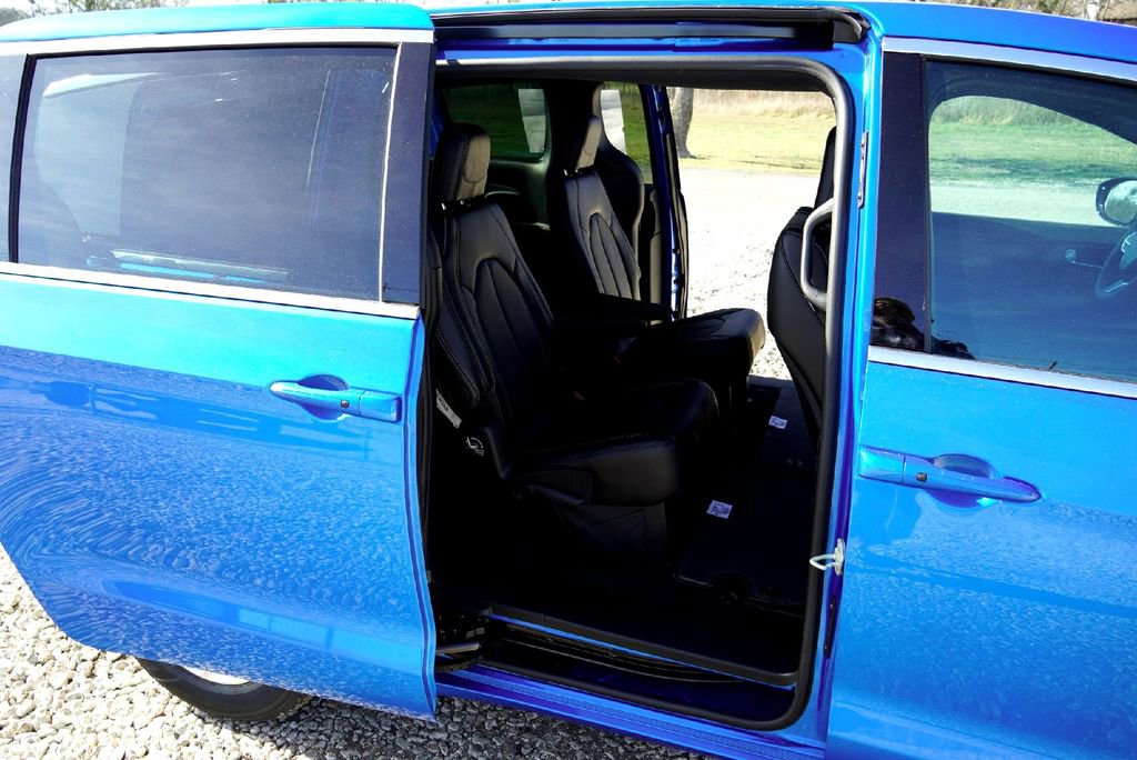 New 2026 Chrysler Pacifica Select image 21