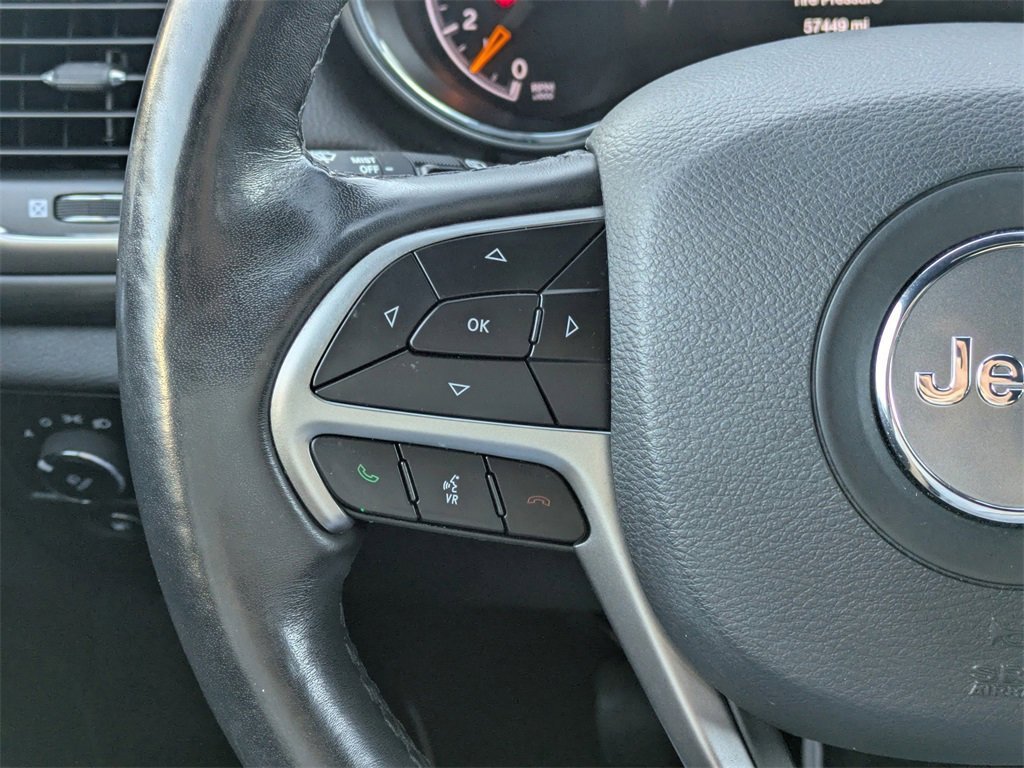 Used 2021 Jeep Grand Cherokee Laredo X image 17