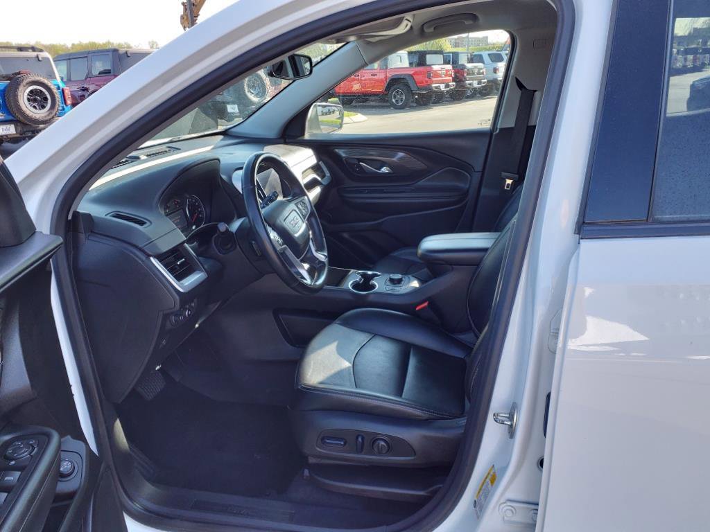 Used 2023 GMC Terrain SLT image 11