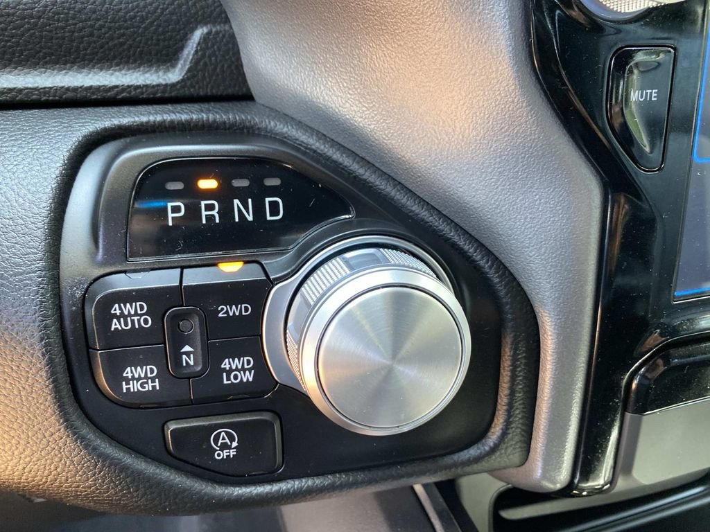 Used 2024 RAM 1500 Laramie AWD/4WD image 17