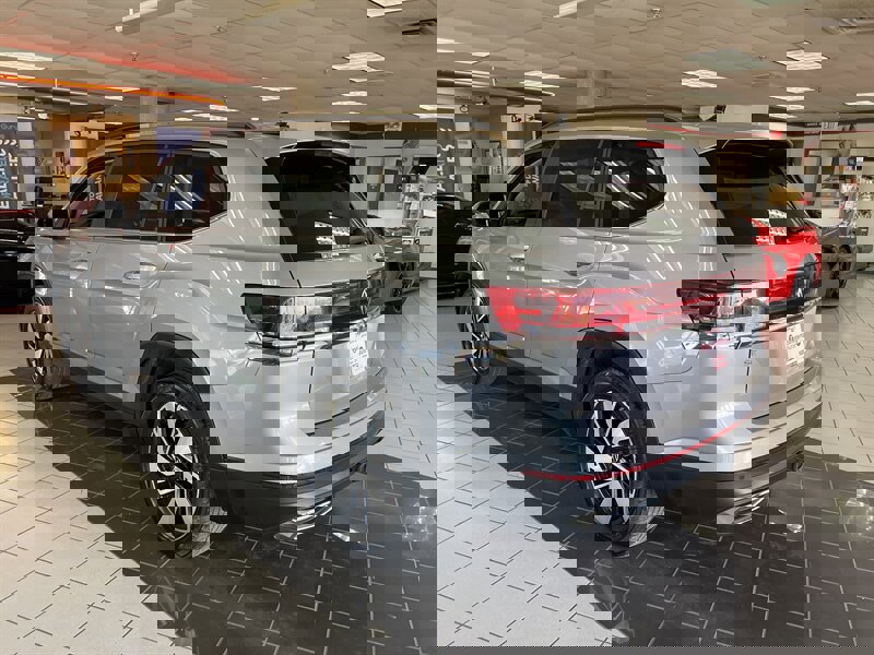 Used 2024 Volkswagen Atlas SE image 7