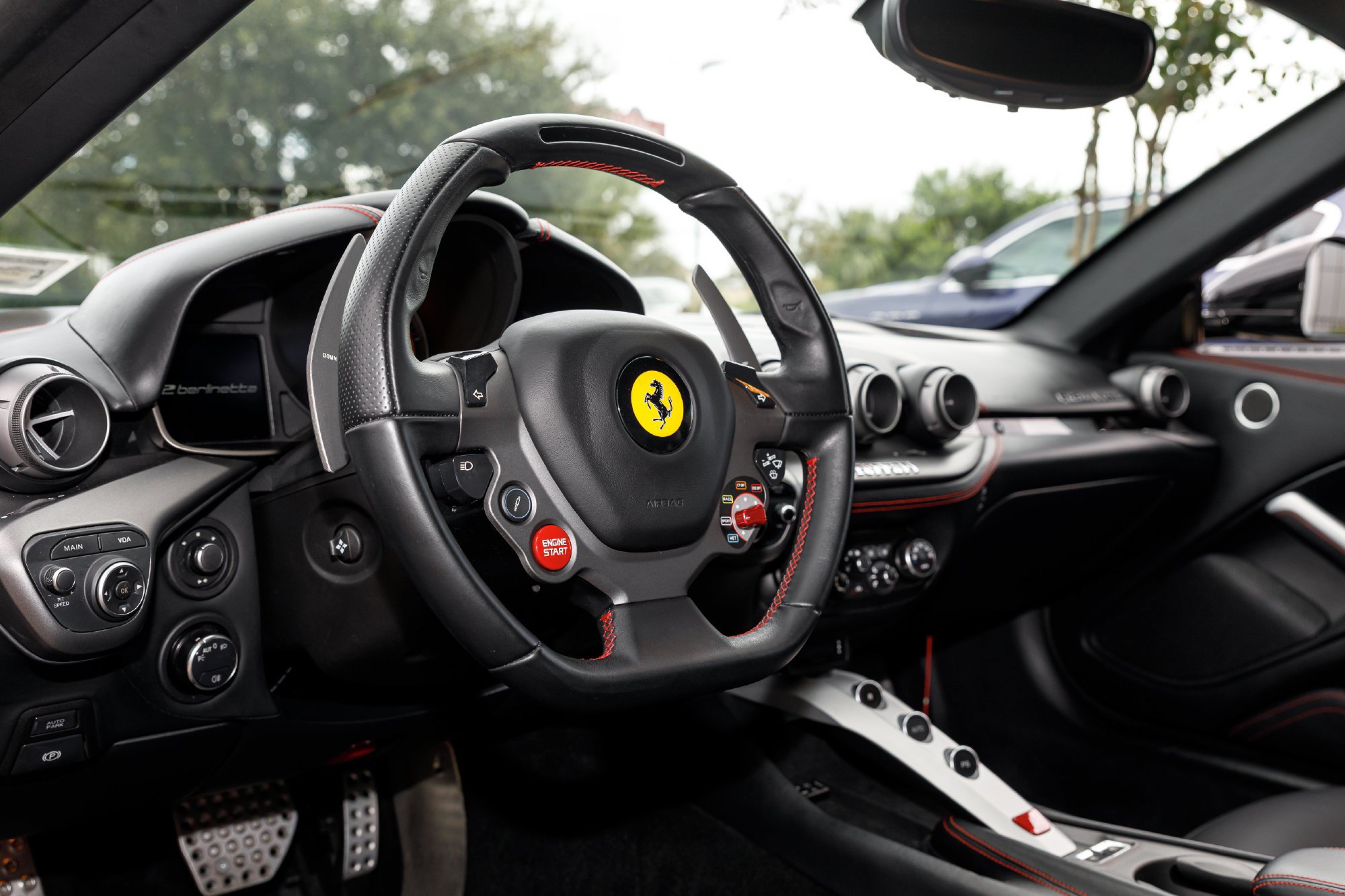 Used 2014 Ferrari F12 Berlinetta RWD image 33