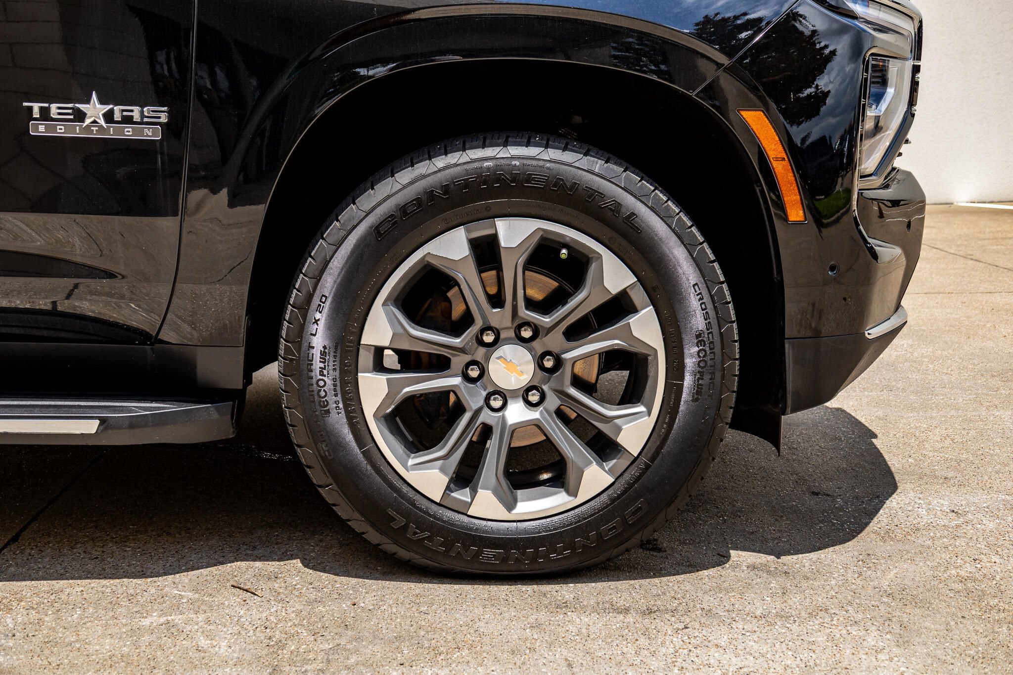 Used 2025 Chevrolet Tahoe LT w/ Comfort Package AWD/4WD image 11