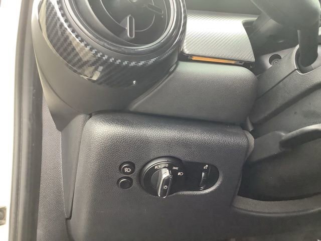 Used 2023 MINI Cooper 4-Door Hardtop image 27