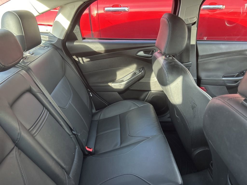 Used 2015 Ford Focus SE w/ Equipment Group 201A image 5