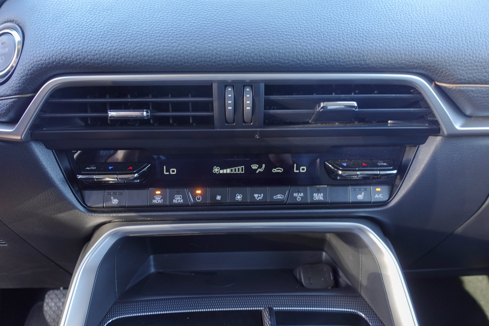 Used 2024 MAZDA CX-90 Plug-In Hybrid w/ Premium Pkg AWD/4WD image 22