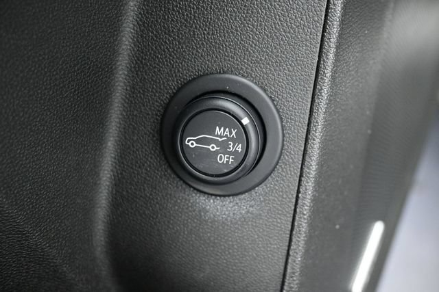 Used 2022 Chevrolet Equinox RS w/ RS Leather Package AWD/4WD image 17