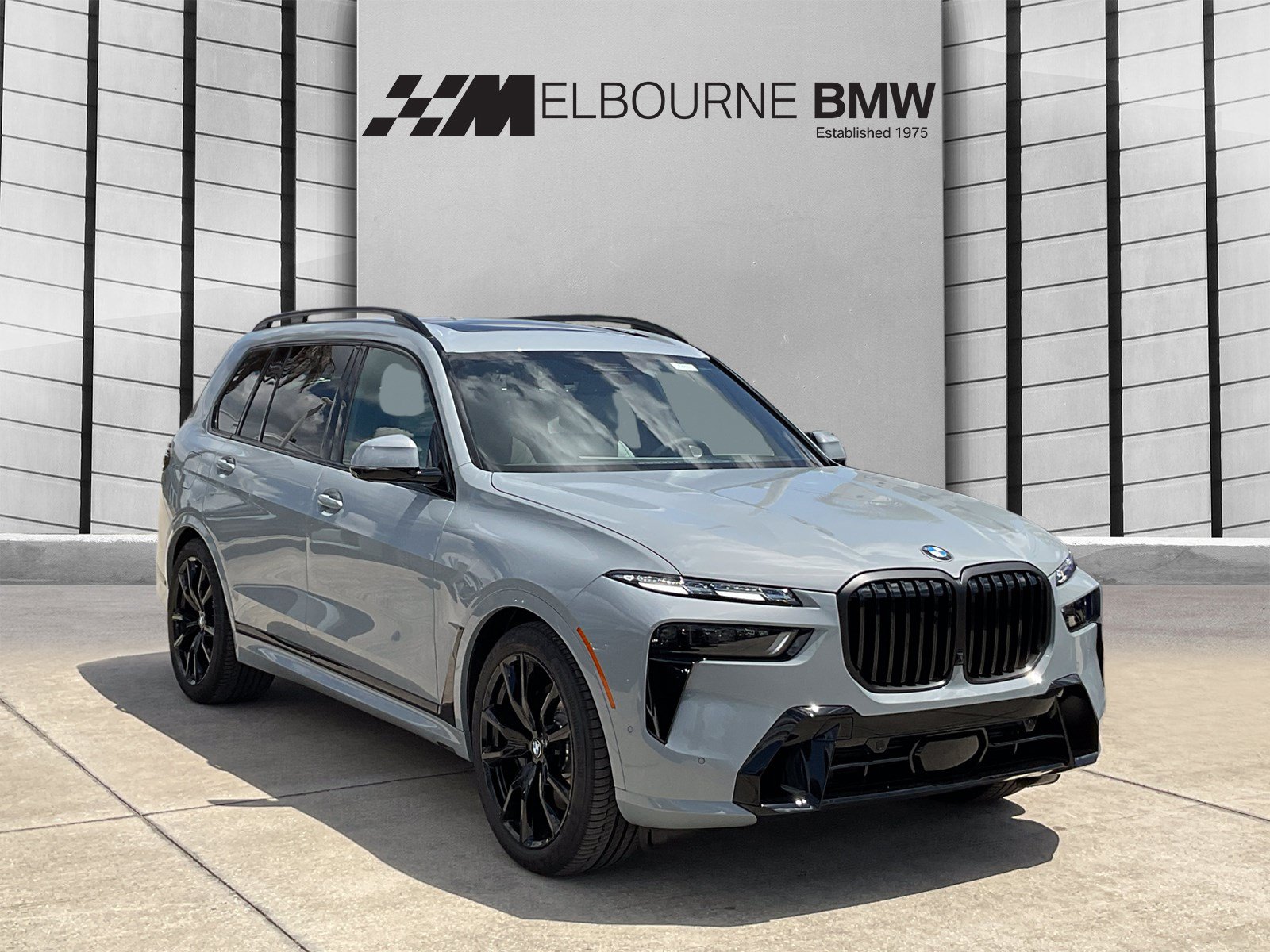 New 2027 BMW X7 xDrive40i w/ M Sport Package AWD/4WD image 1