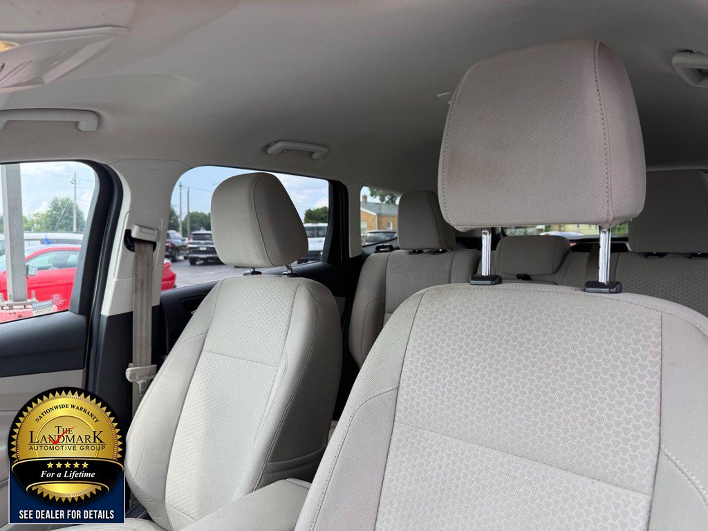 Used 2017 Ford Escape SE w/ Equipment Group 201A FWD image 9