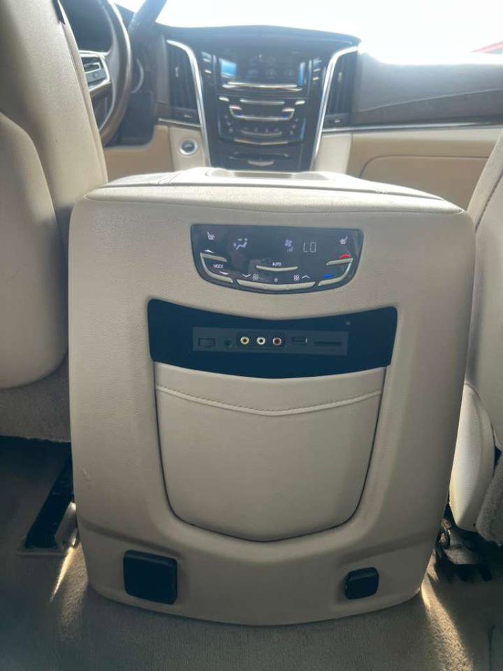 Used 2016 Cadillac Escalade ESV Luxury image 19