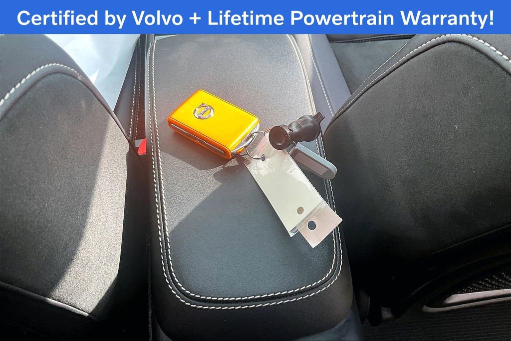 Used 2023 Volvo XC40 Recharge Ultimate image 14