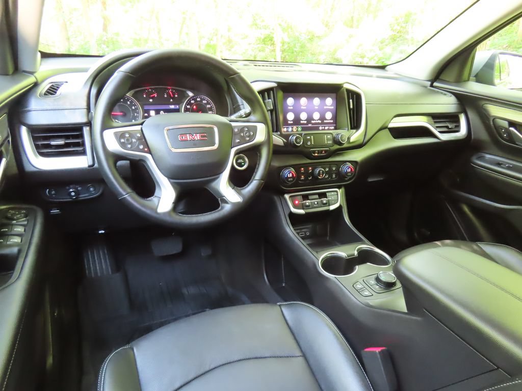 Used 2024 GMC Terrain SLT w/ Infotainment Package II AWD/4WD image 4