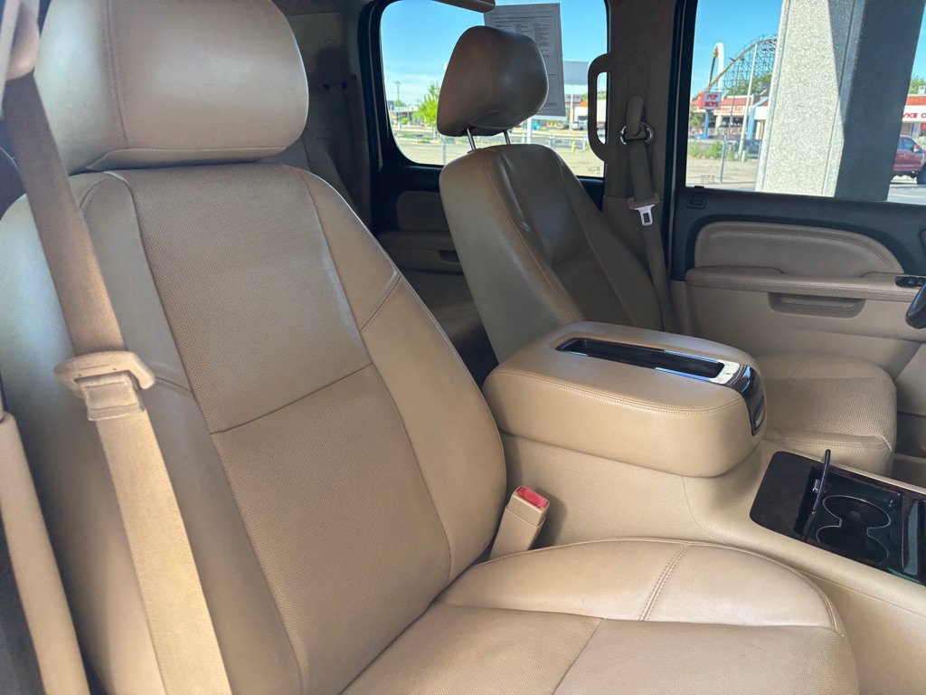 Used 2013 GMC Yukon XL Denali AWD/4WD image 40