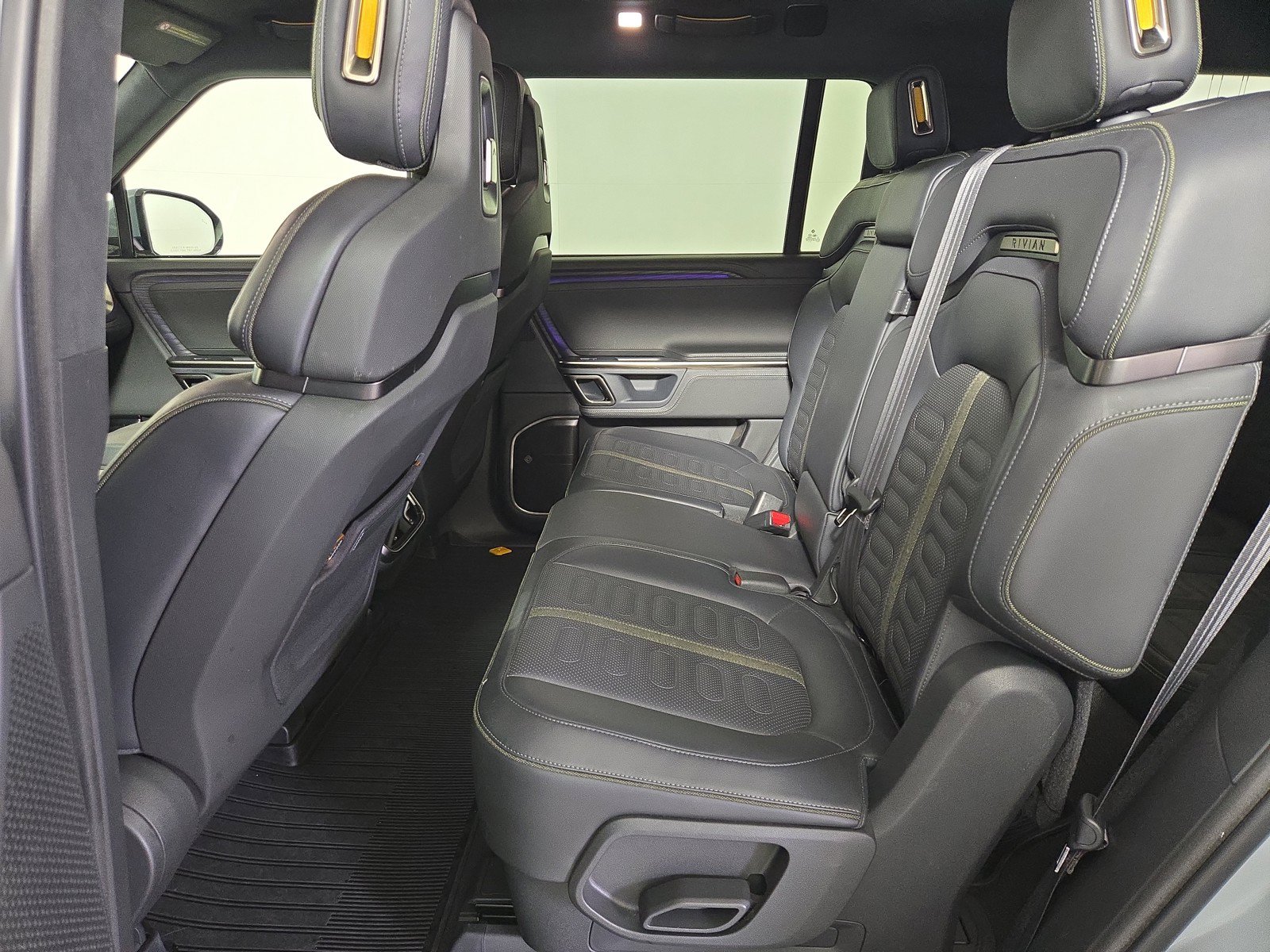Used 2024 Rivian R1S Adventure AWD/4WD image 21